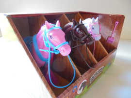 Toi Toys Horses paarden set met stal afm 30x20x18 cm prijs per stuk