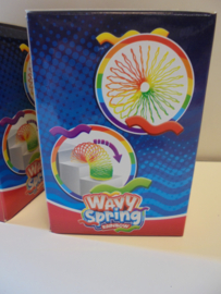 Wavy spring Rainbow loop veer 11x8 cm prijs per stuk