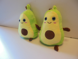 pluche avocado met zuig nap 21 cm prijs per stuk