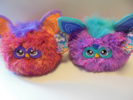 Hasbro pluche Furby 2 kleur 25x25 cm prijs per stuk