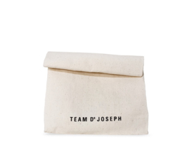Team Dr. Joseph Beauty Bag t.w.v. € 14,90 cadeau bij aankoop van 3 Team Dr. Joseph producten