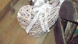 rotan hart met lint en kant verkocht!!