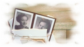 oude dubbele fotolijst met bol glas!! verkocht!!