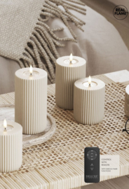 Deluxe Homeart LED Solid Stripe Kaars met Real Flame - vele kleuren