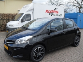 Toyota Yaris met 16`` Rial Lugano BP