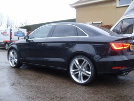 A3 limousine met 19`` Audi S5 Velgen