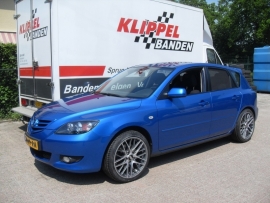 Mazda 3 met 18`` BBS Velgen en 225 40 18 Falken 453