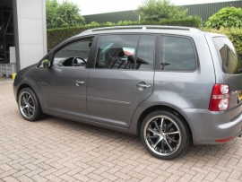 VW touran met 18`` Harry Hausen 225 40 18 Vredestein Vorti