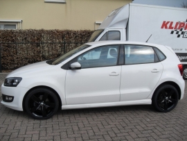 VW Polo met 17`` Boavista Zwart Glanzend met 215 40 17 falken