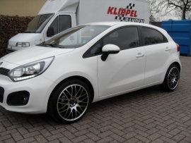 KIA Rio met 18`` Tenzo R M-Type2 Machined met 215/40-18 Toyo T1-S