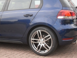 18`` Lenso Conquista 4 met 225 40 18 Falken 453