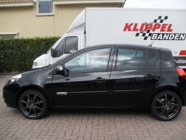 Renault Clio met 17`` Borbet LV4 en 215 40 17 Falken914