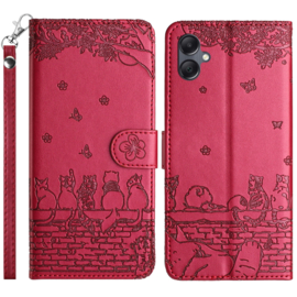BookCover Hoes Etui voor Samsung Galaxy A06  -   Rood   - Katten op muurtje - Reliëf