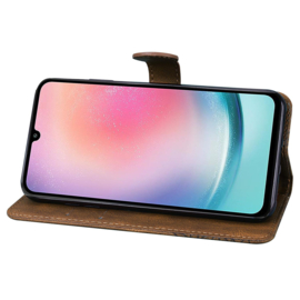 BoekCover Etui Hoes voor Samsung Galaxy A57 -  Bruin  -  Vlinder  - Reliëf