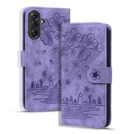 BookCover Hoes Etui voor Samsung Galaxy A36 - A56  -  Paars - Bloemen Kat - Reliëf