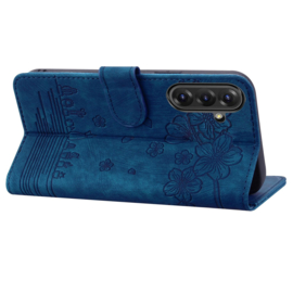 BookCover Hoes Etui voor Samsung Galaxy A36 - A56  -  Blauw - Bloemen Kat - Reliëf