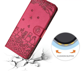 BookCover Hoes Etui voor Apple iPhone 16e  -  Rood  - Katten op muurtje - Reliëf
