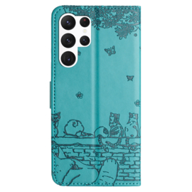 BookCover Hoes Etui voor Samsung Galaxy S25 Ultra  -  Turquoise  - Katten op Muurtje -  Reliëf