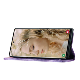 BookCover Hoes Etui voor Samsung Galaxy S26 ULTRA -  Vlinders en Kat  - Paars  - Reliëf