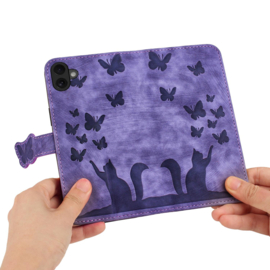 BookCover Hoes Etui voor Apple iPhone 17  -  Vlinders en Kat  -  Paars   - Reliëf