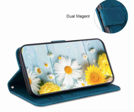BoekCover Etui Hoes voor Samsung Galaxy S26  -  Blauw   -  Lelie  - Reliëf
