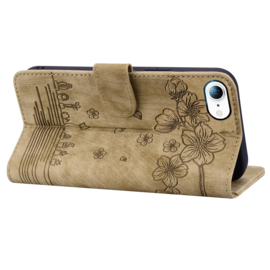 BookCover Hoes Etui voor Apple iPhone 16e  - 17e -  Paars - Bloemen Kat - Reliëf