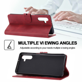 Luxe BookCover Hoes Etui voor Samsung Galaxy A56 - A36  -  Rood   - Kat  - Reliëf