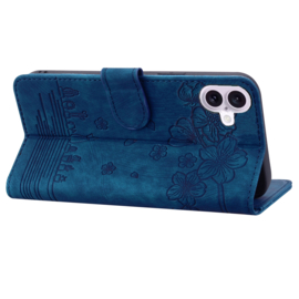 BookCover Hoes Etui voor iPhone 16  -  Blauw  - Bloemen Kat - Reliëf