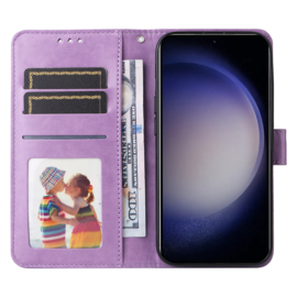 BookCover Hoes Etui voor Samsung Galaxy S24 - S25   Paars - Bloem-Motief in Reliëf