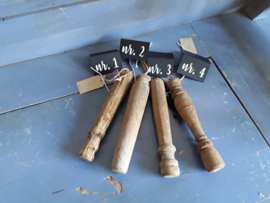 He22(46.) Klossen (oud hout)