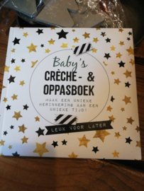 Lan06 Baby's creche en oppasboek