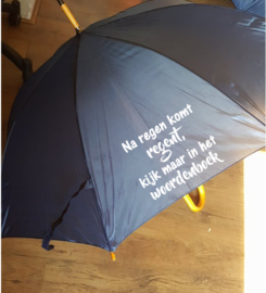 Paraplu na regen komt regent kijk maar in het woordenboek