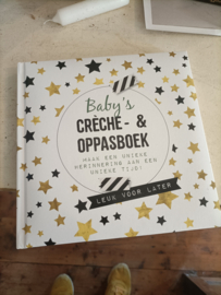 Lan05 (74.) Baby,s creche en oppasboek