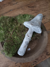 M05 Paddestoel beton