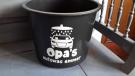 Emmer Opa's autowas emmer