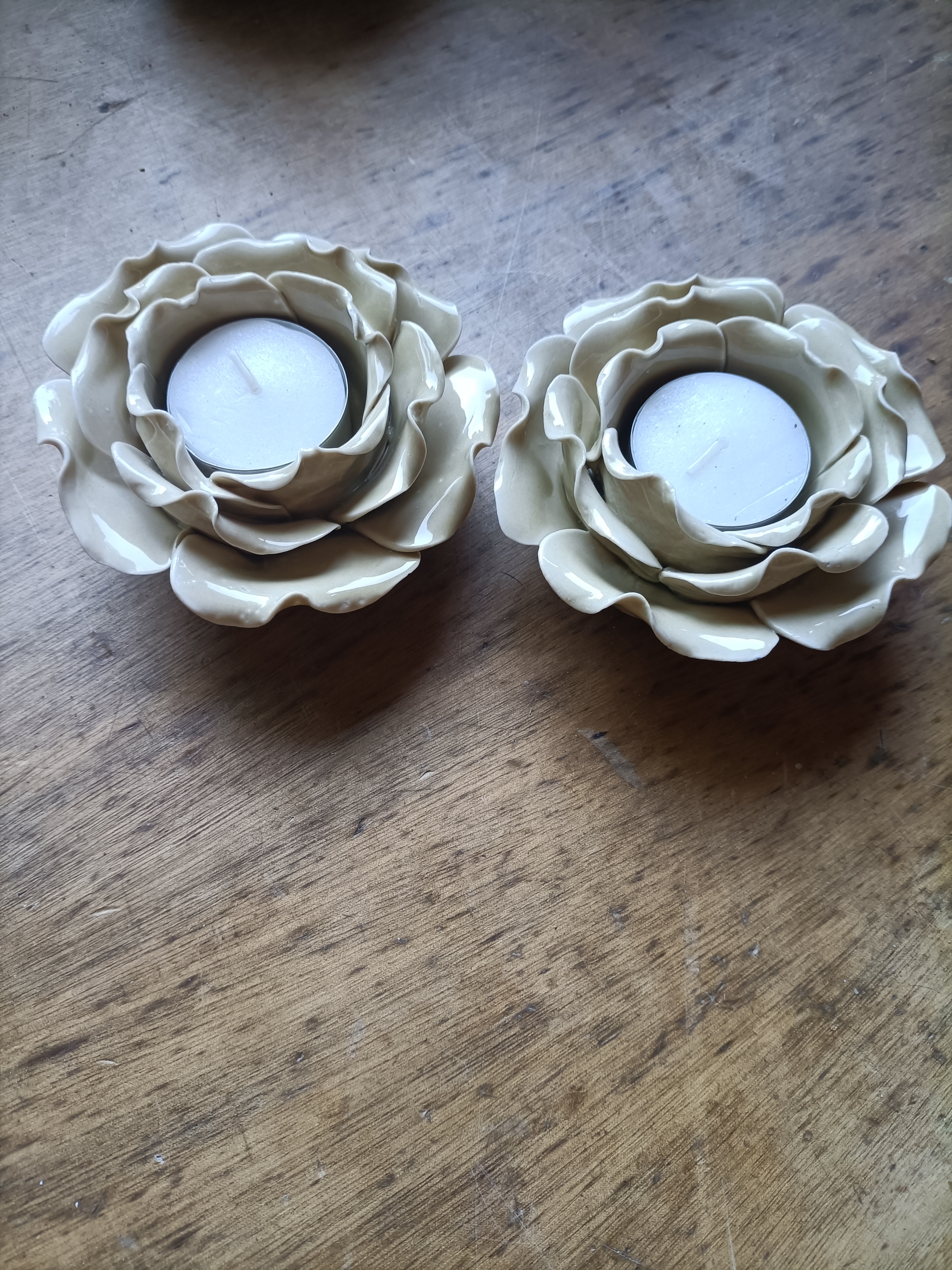 S403 (26.) Roos waxine houder beige