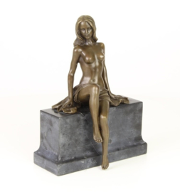 Bronzen Beeld "Semi Nude Female"