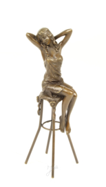 Bronzen Beeld Dame Op Barkruk BJ-9