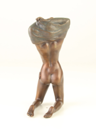 Bronzen Beeld Ontkledende Dame