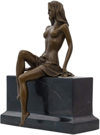 Bronzen Beeld "Semi Nude Female"