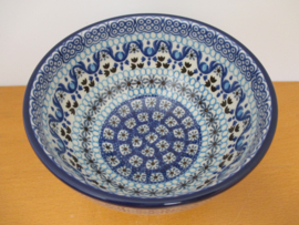 Bunzlau Bowl on foot 206-1026