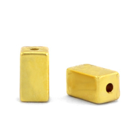 Gold  4 x 2  mm. 10 stuks