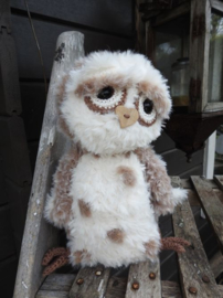 Funny Furry owl soft lichtbruin