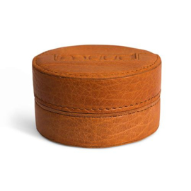 MUUD Emeli. Handgemaakt leren ronde kubus voor naalden 4x8cm - kleur WHISKY