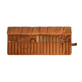 MUUD Elona. Handgemaakt leren oprolbare handwerketuit 20x68cm - kleur WHISKY