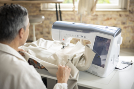 Celeste Innov-is CX1 naai- en quiltmachine