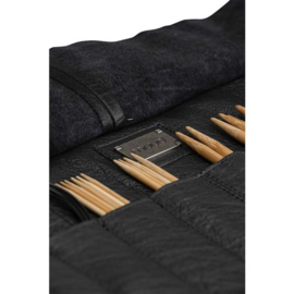 MUUD Bea. Handgemaakt leren etui voor breinaalden O25xO49OxØC10cm - kleur black