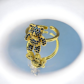 Ring bear zirconia’s blue