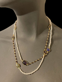 Ketting edelsteentjes en parels