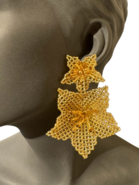 Golden flowers party